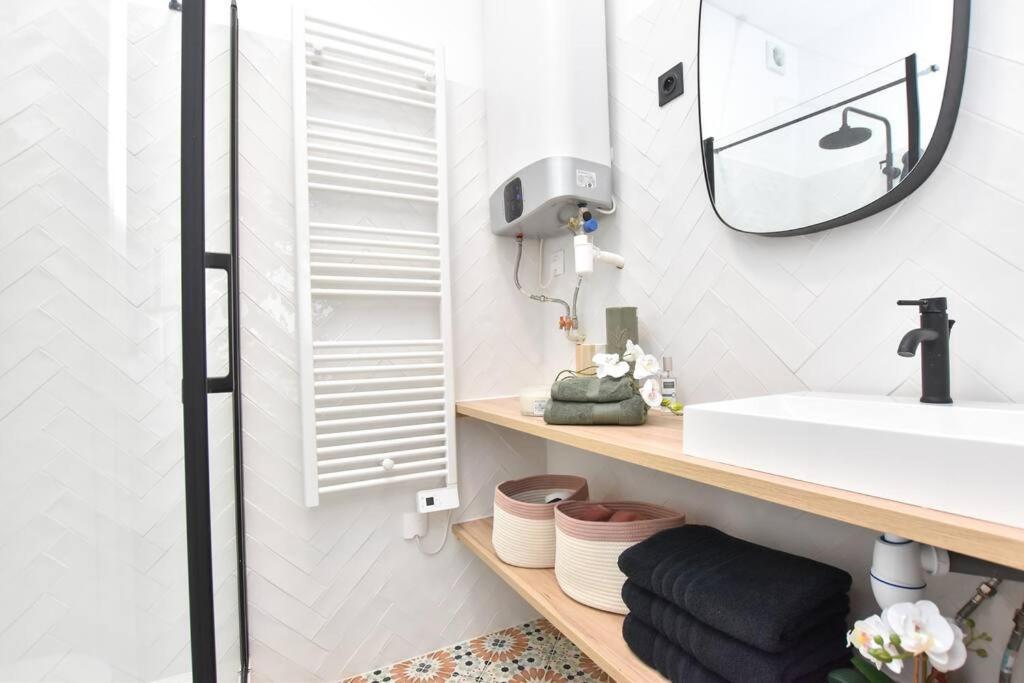 Апартаменты Charming Flat In Montmartre - Imhost Париж Экстерьер фото