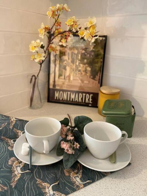 Апартаменты Charming Flat In Montmartre - Imhost Париж Экстерьер фото